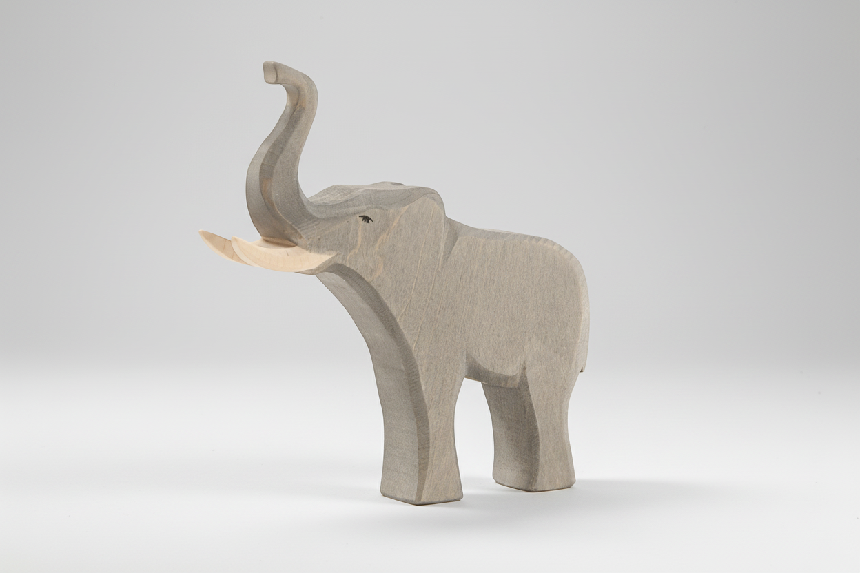 Ostheimer Elefant Elefantenbulle trompetend