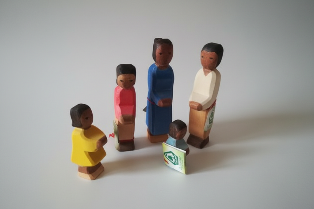 Ostheimer Familie 2 dunkel Vater, Mutter, Sohn, Tochter, Wickelkind